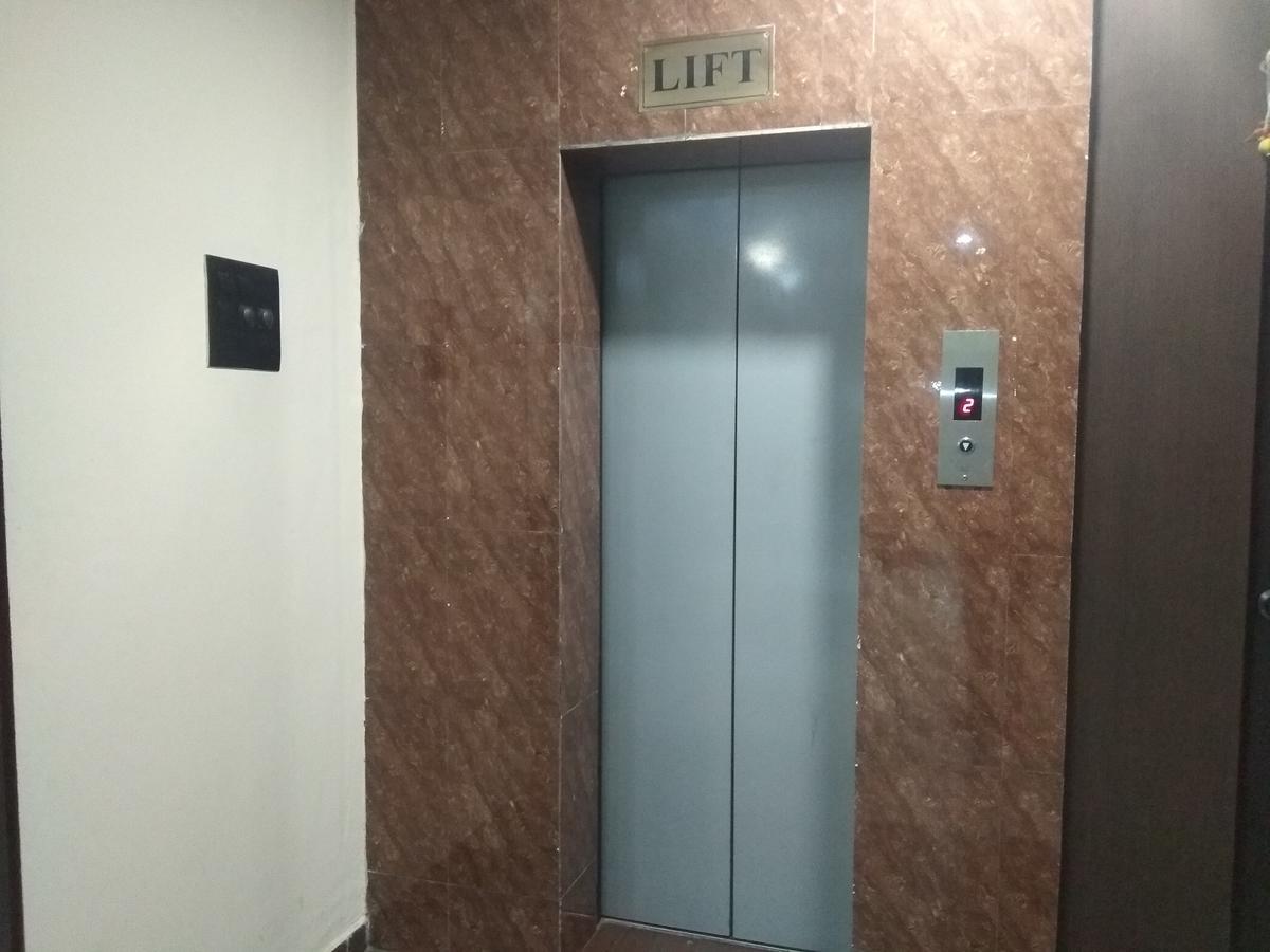 Hotel Royal Regency Bori  Экстерьер фото