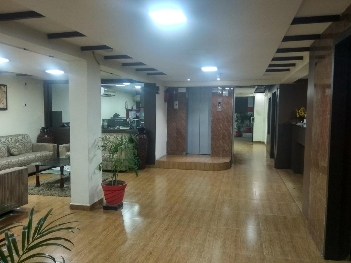 Hotel Royal Regency Bori  Экстерьер фото