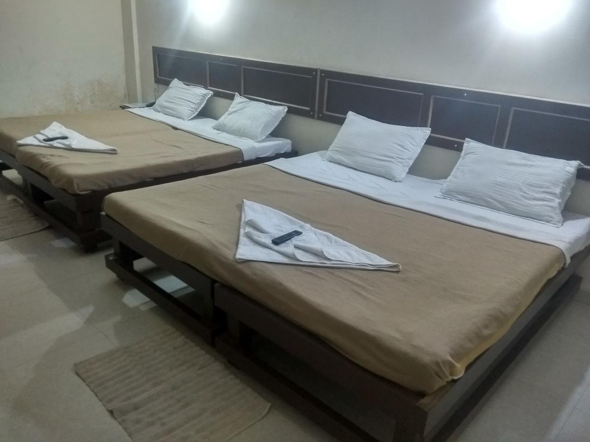Hotel Royal Regency Bori  Экстерьер фото